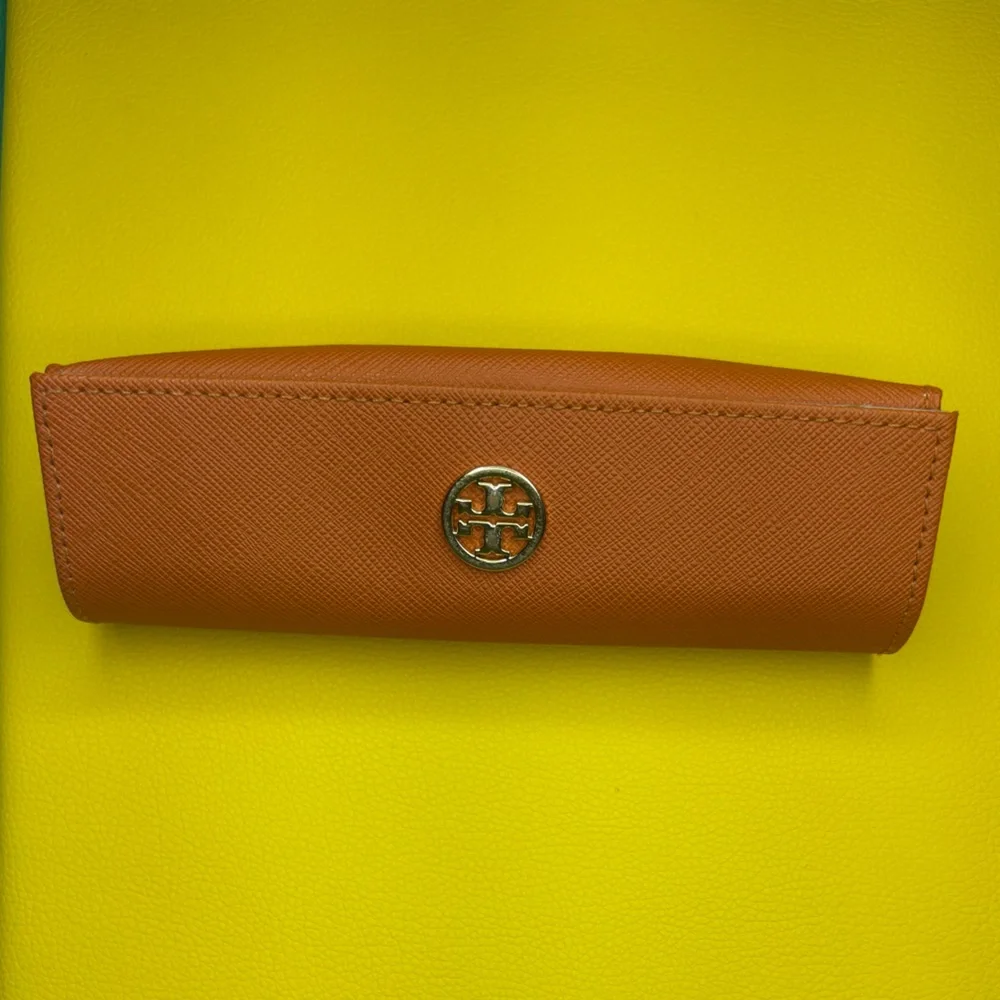 Tory Burch Magnetic Sunglasses /‎ Eyeglasses Case